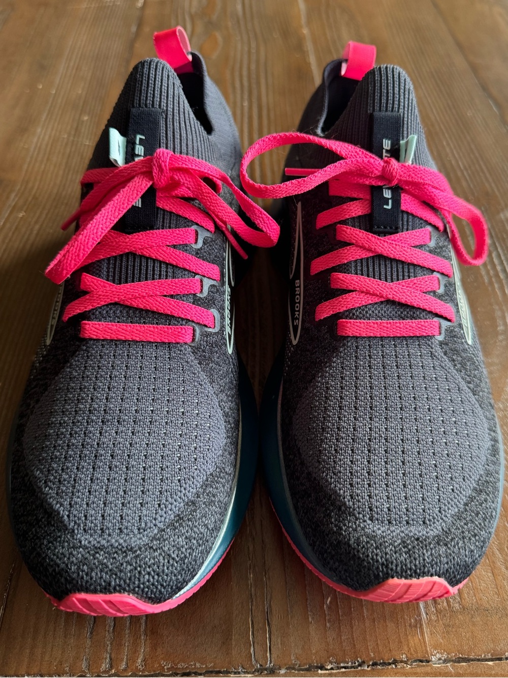 Brooks Levitate StealthFit 5 Black Pink W Size 8.5